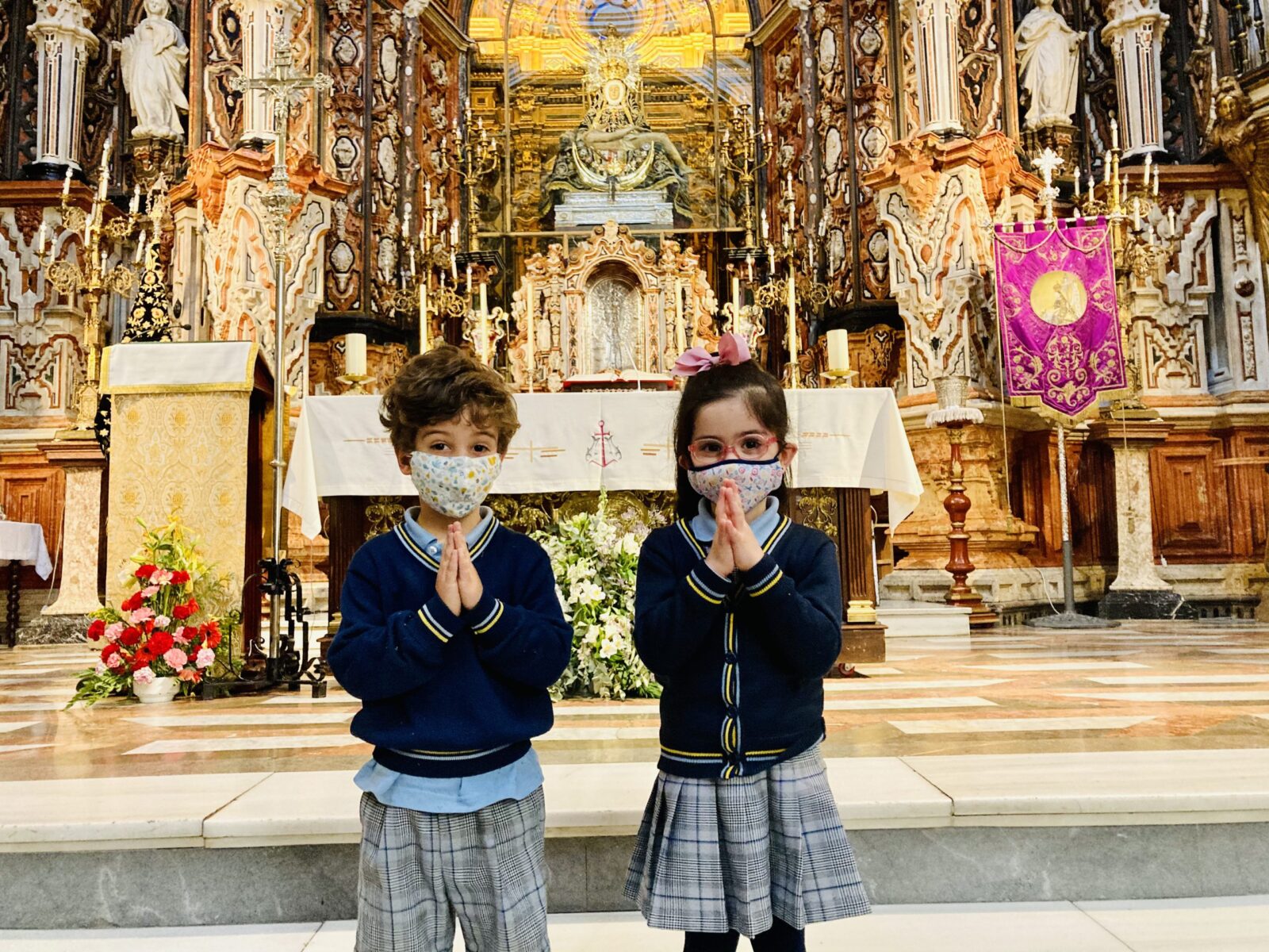 La iglesia en el colegio virgen de las angustias Granada